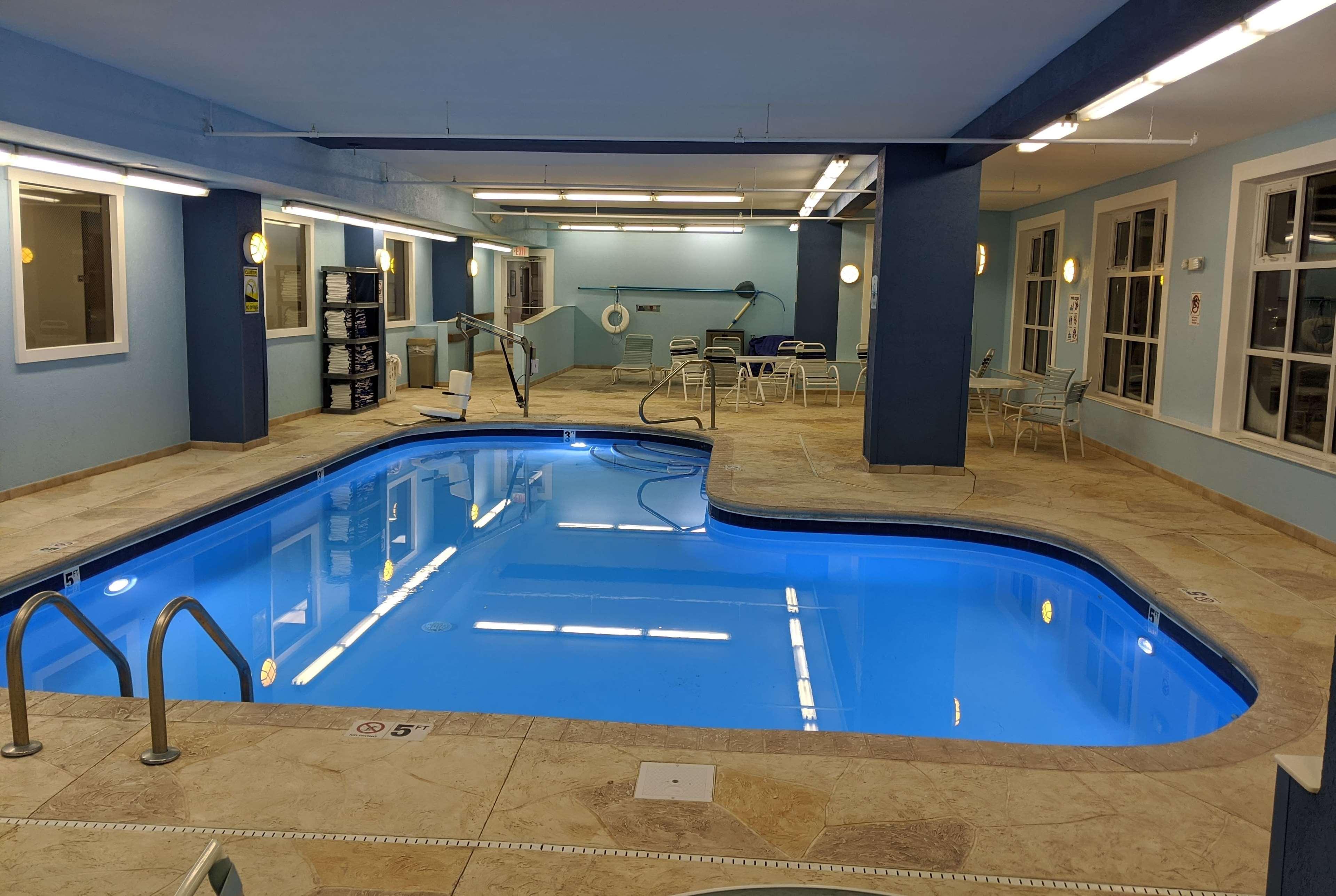 Baymont By Wyndham Rockford